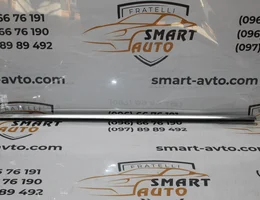 Молдинг скла задньої правої дверки (хромований) 13260072