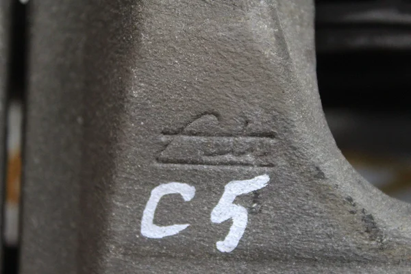 Супорт передній лівий D300 4400V3