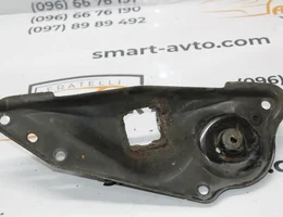 Кронштейн (кріплення) заднього амортизатора правий 514240