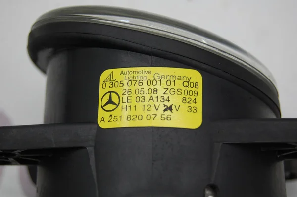 Протитуманка передня ліва A2518200756, 030507600101