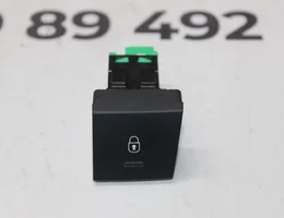 Кнопка центрального замка 96770413ZE
