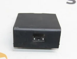 Накладка під роз'єм USB 9802653677