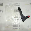 Кронштейн бампера на крило правий 24460284