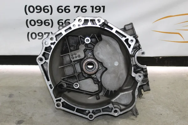 Корпус КПП M32 1.7 CDTI 55561599