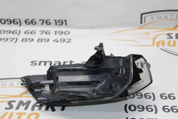 Стоп (ліхтар) задній лівий FR2695010201
