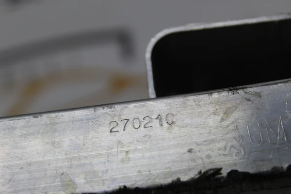 Підсилювач переднього бампера Hybrid 9822100180