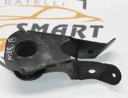 Кронштейн підсилювача переднього бампера правий 13286343