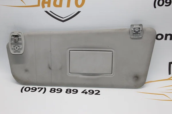 Козирьок сонцезахисний лівий 8143XZ