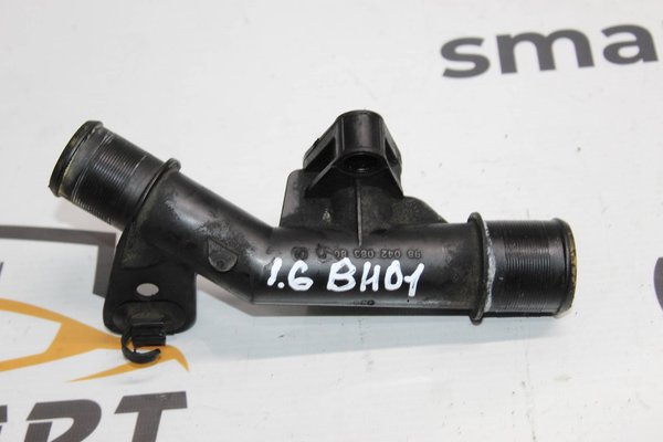 +186番 Патрубок дроссельной заслонки воздушного фильтра 3008