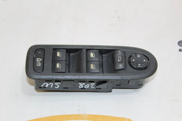 Блок управління склопідіймачами (передній лівий) 96644915XT