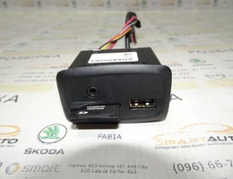 Розйом usb aux sd clio 4 (з картою навігації)