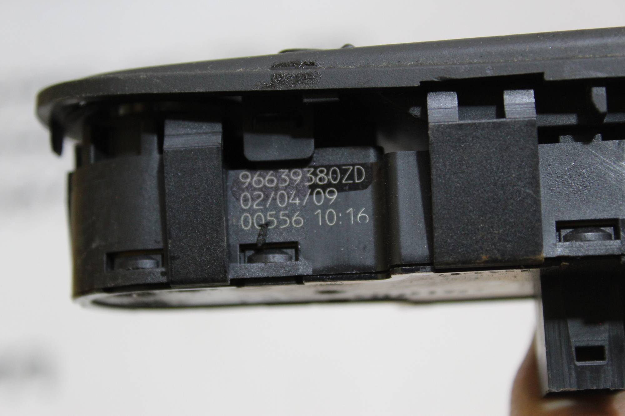 Блок керування склопідіймачами передній лівий Citroen C4 Picasso  96639383ZD, 6554.YH (ID#1963551815), цена: 1900 ₴, купить на