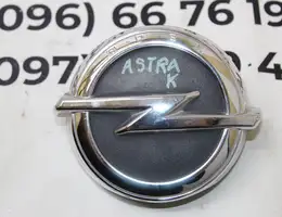 Кнопка (значок) відкривання багажника